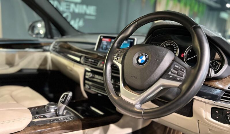 
								2018 BMW X5 xDrive50i Exterior Design Pure Experience full									