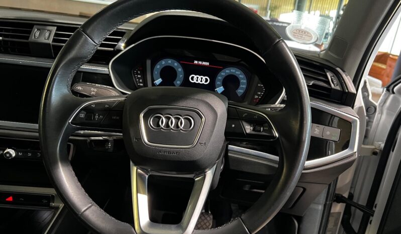 
								2023 Audi Q3 35TFSI full									