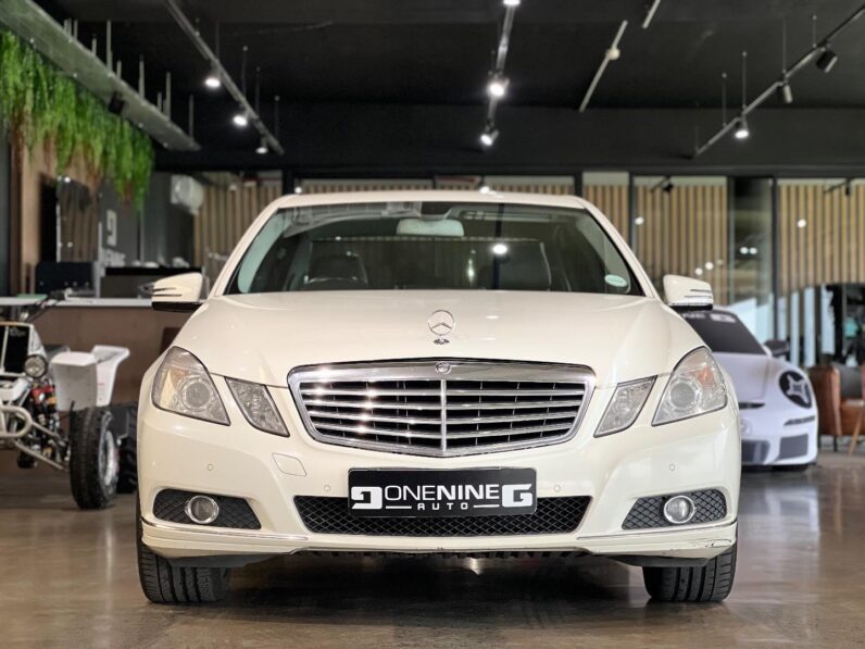 
								2010 Mercedes-Benz E-Class E300 Avantgarde full									