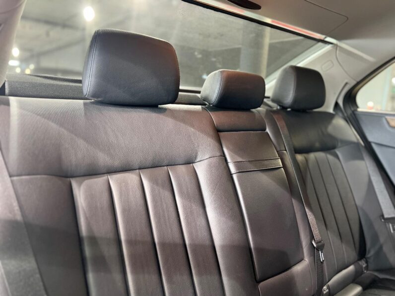 
								2010 Mercedes-Benz E-Class E300 Avantgarde full									