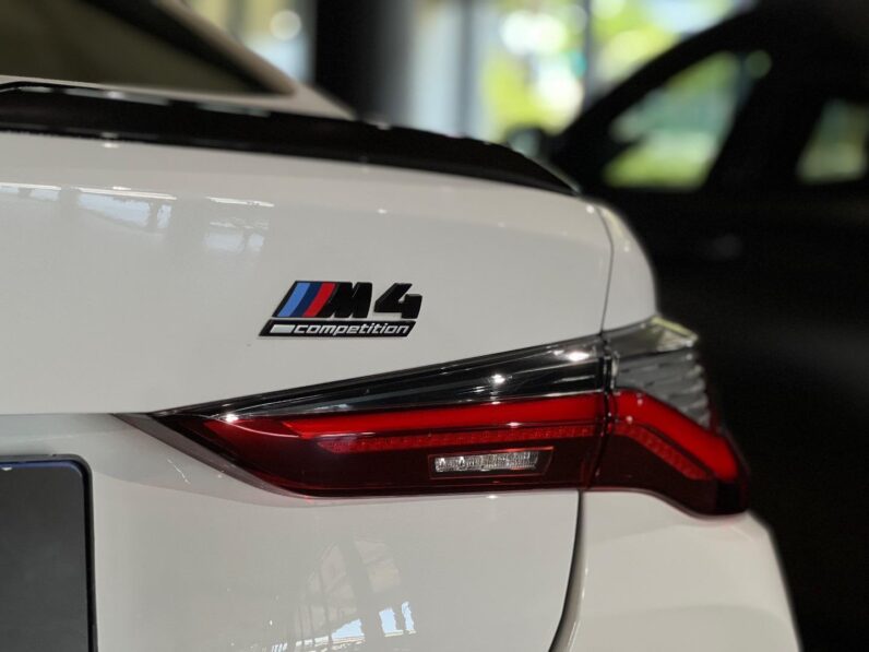 
								2023 BMW M4 Competition Coupe M Xdrive full									