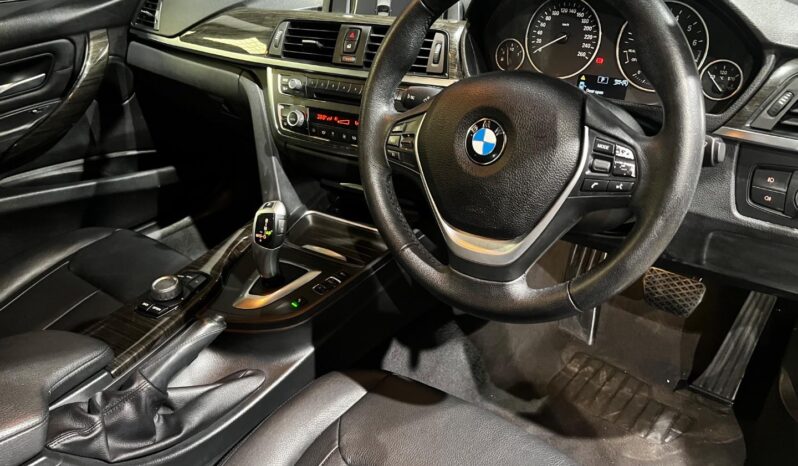 
								2013 BMW 3 Series 320i Luxury Auto full									