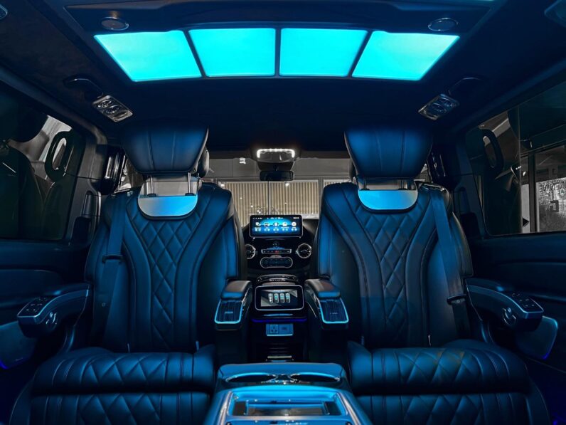 
								2020 Mercedes-Benz V-Class V300d Avantgarde AMG Line full									