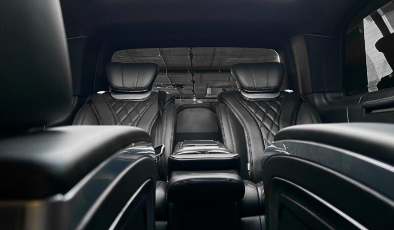 
								2020 Mercedes-Benz V-Class V300d Avantgarde AMG Line full									