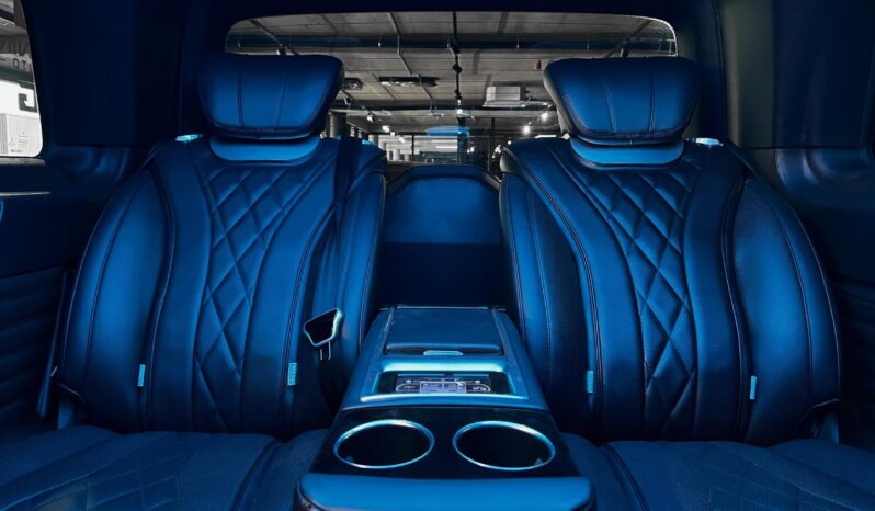 
								2020 Mercedes-Benz V-Class V300d Avantgarde AMG Line full									