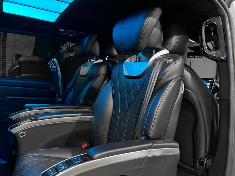 
								2020 Mercedes-Benz V-Class V300d Avantgarde AMG Line full									