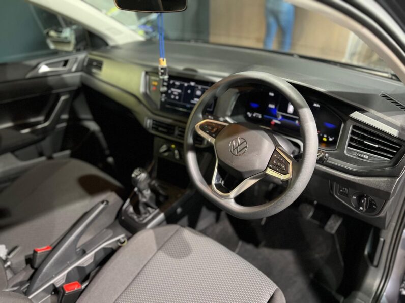 
								2024 Volkswagen Polo Hatch 1.0TSI full									