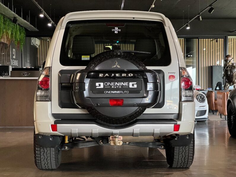 
								2020 Mitsubishi Pajero 3-Door 3.2DI-D GLS full									