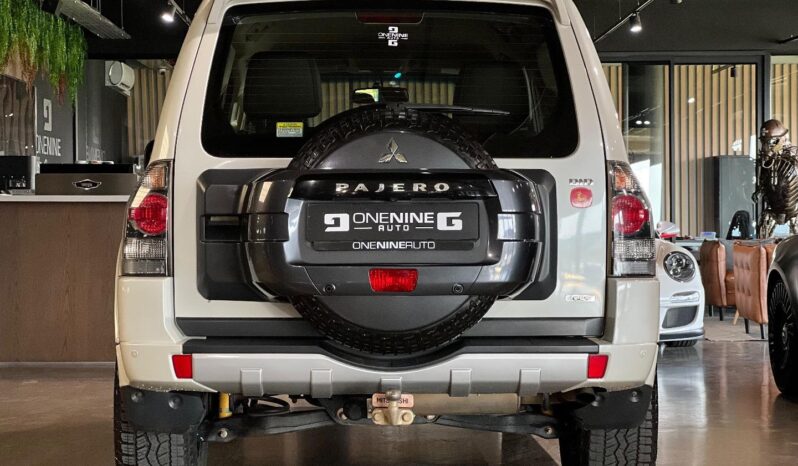 
								2020 Mitsubishi Pajero 3-Door 3.2DI-D GLS full									