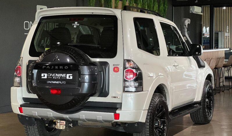 
								2020 Mitsubishi Pajero 3-Door 3.2DI-D GLS full									