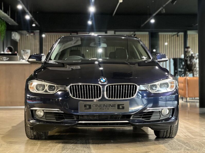 
								2013 BMW 3 Series 320i Luxury Auto full									