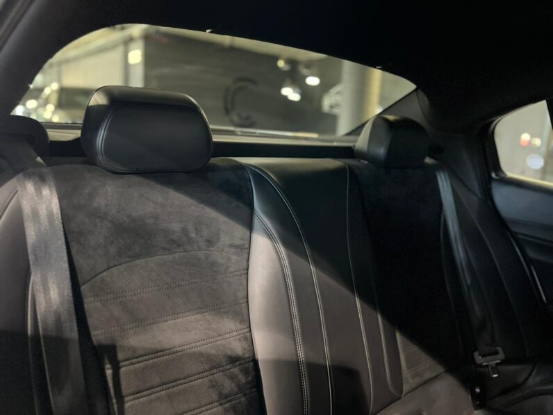 
								2017 Alfa Romeo Giulia Quadrifoglio full									