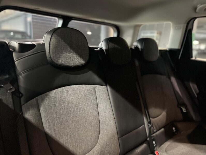 
								2020 MINI Clubman Cooper Clubman full									