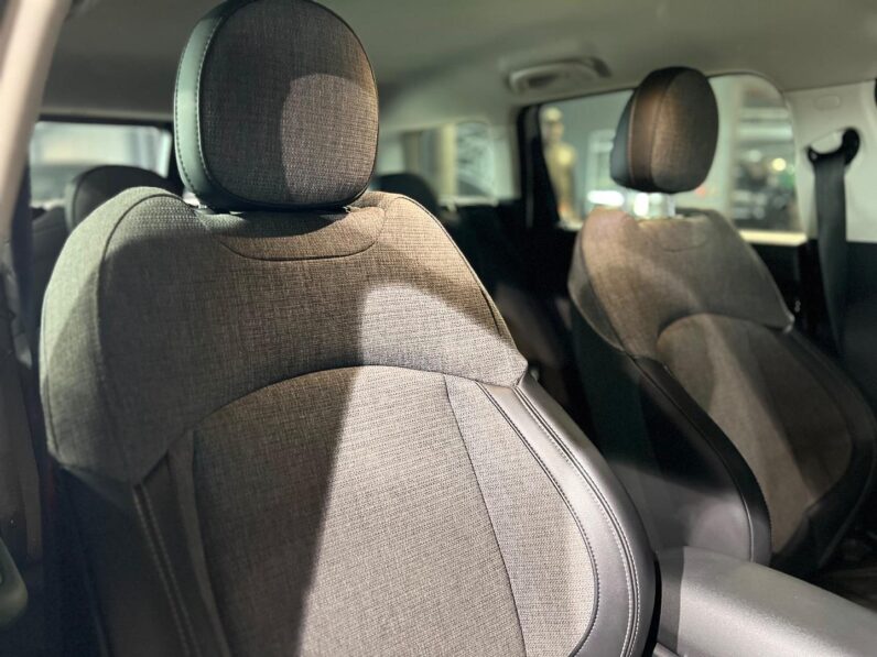 
								2020 MINI Clubman Cooper Clubman full									