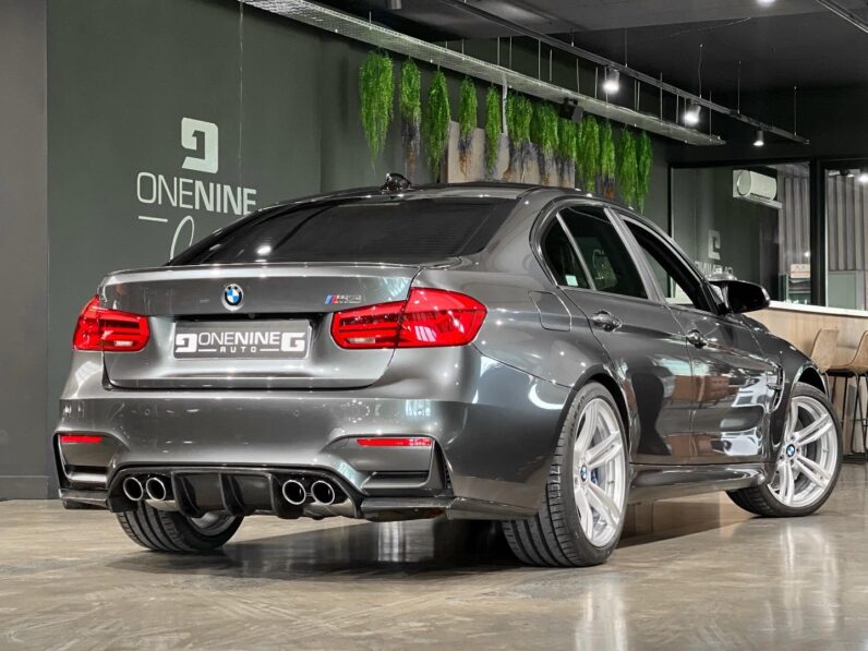 
								2018 BMW M3 Standard Edition full									