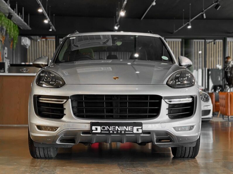 
								2016 Porsche Cayenne GTS full									