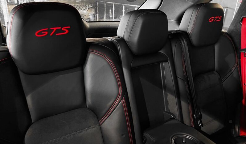 
								2016 Porsche Cayenne GTS full									