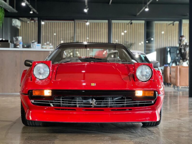 
								1982 Ferrari 308 GTSi full									