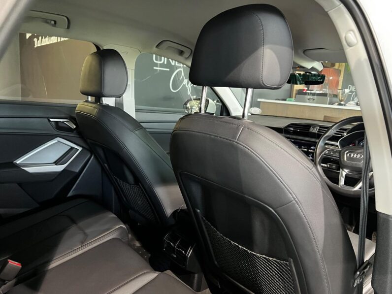 
								2023 Audi Q3 35TFSI full									