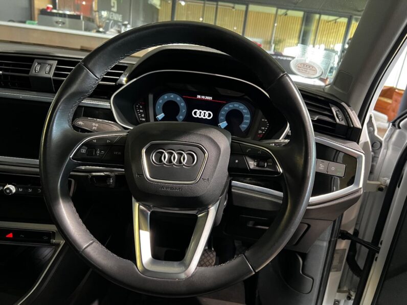 
								2023 Audi Q3 35TFSI full									