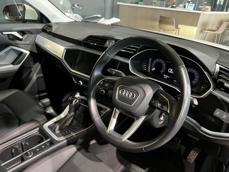 
								2023 Audi Q3 35TFSI full									