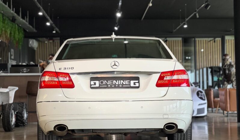 
								2010 Mercedes-Benz E-Class E300 Avantgarde full									