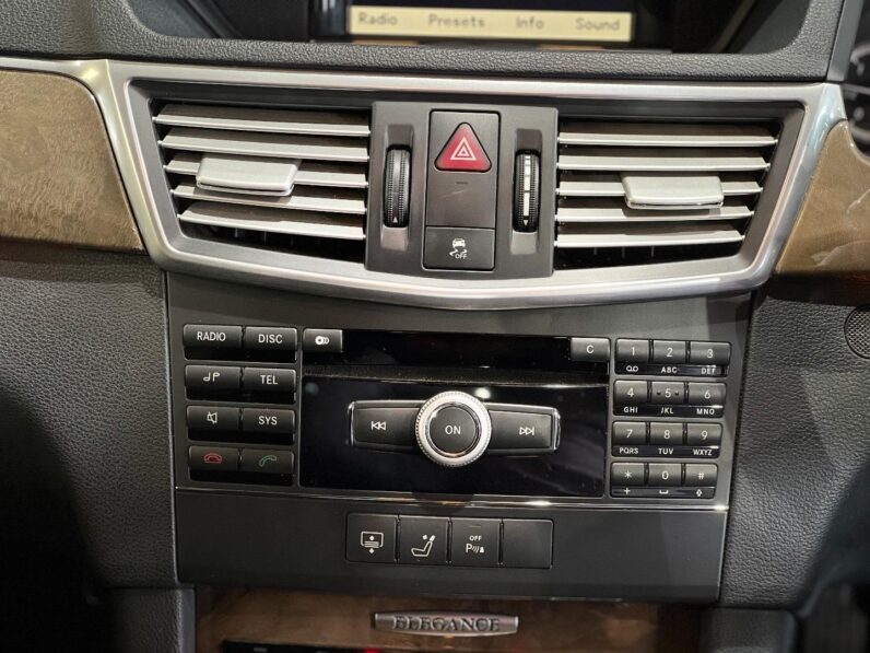 
								2010 Mercedes-Benz E-Class E300 Avantgarde full									