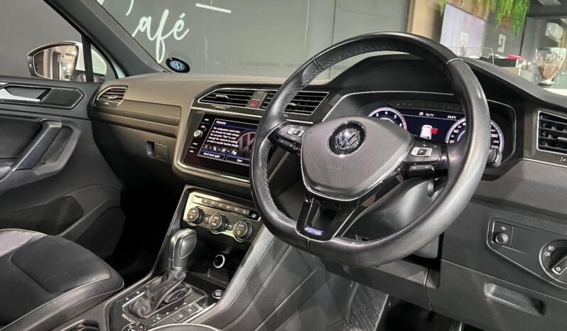 
								2018 Volkswagen Tiguan 2.0TSI 4Motion Highline R-Line full									