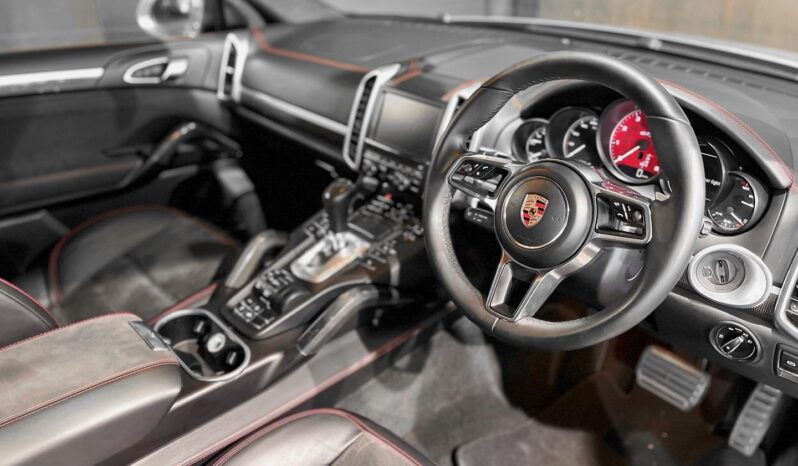 
								2016 Porsche Cayenne GTS full									