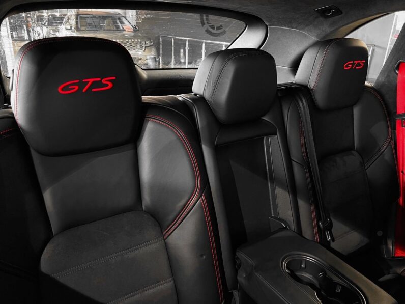 
								2016 Porsche Cayenne GTS full									
