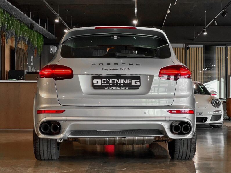 
								2016 Porsche Cayenne GTS full									