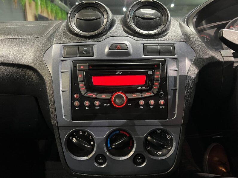
								2014 Ford Figo 1.4 Ambiente full									