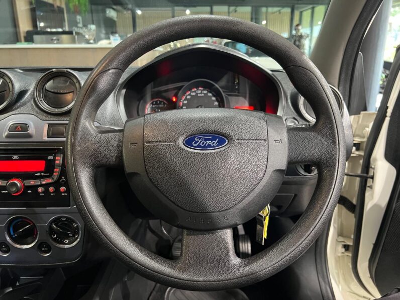 
								2014 Ford Figo 1.4 Ambiente full									