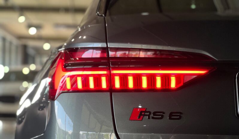 
								2021 Audi RS6 Quattro full									