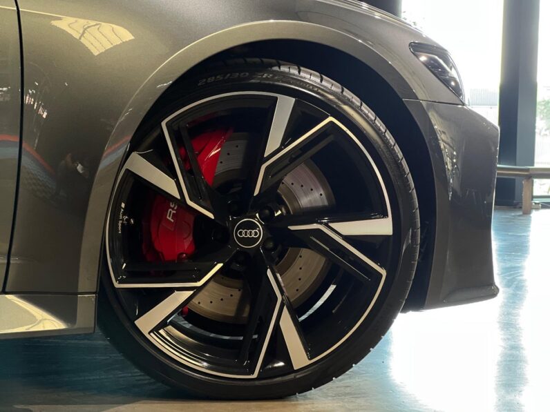 
								2021 Audi RS6 Quattro full									