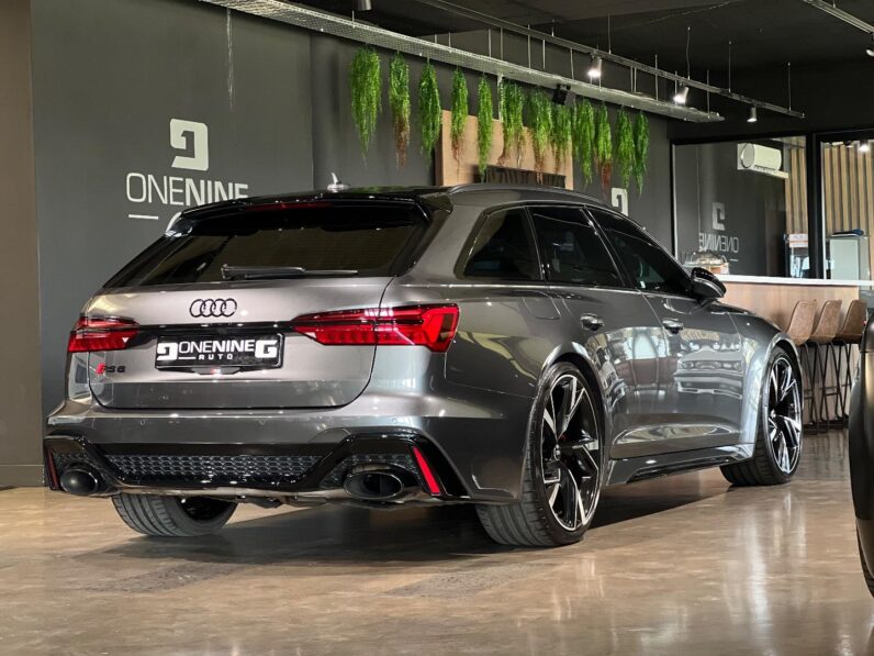 
								2021 Audi RS6 Quattro full									