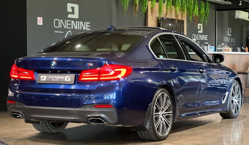 
								2017 BMW 5 Series 520d M Sport full									