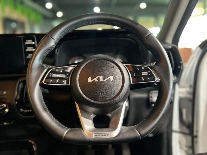 
								2021 Kia Sonet 1.5 EX full									