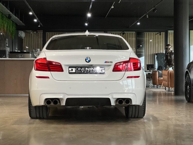 
								2013 BMW M5 Standard Edition full									