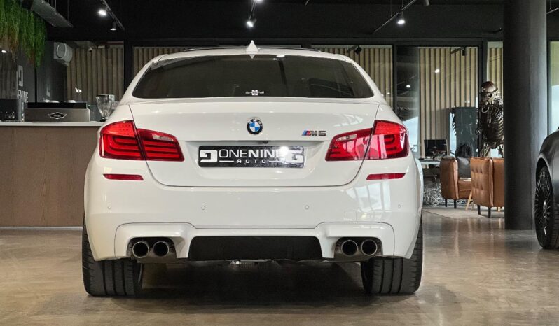 
								2013 BMW M5 Standard Edition full									