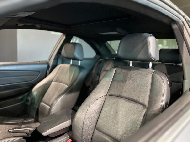 
								2010 BMW 1 Series 135i Coupe full									