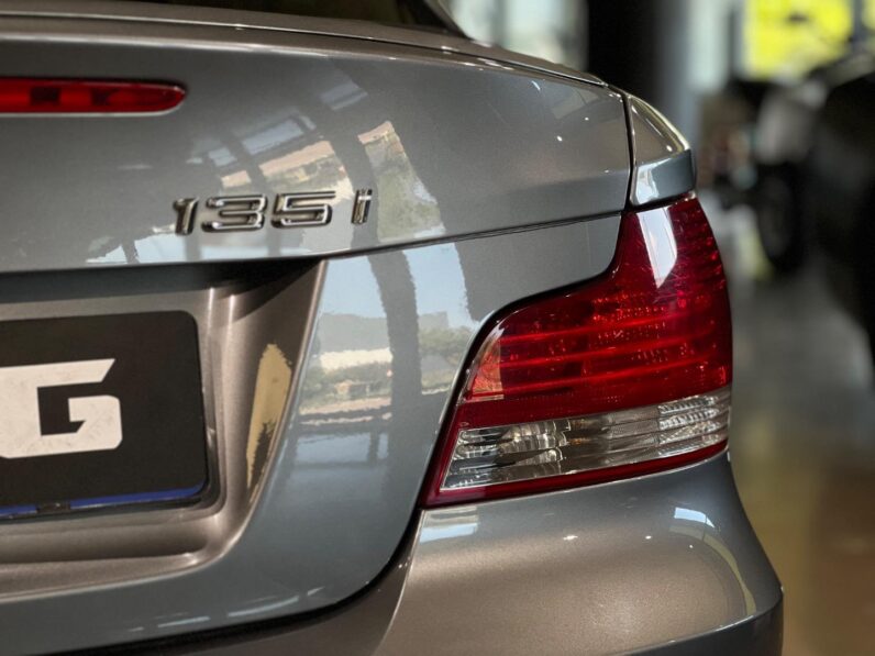 
								2010 BMW 1 Series 135i Coupe full									