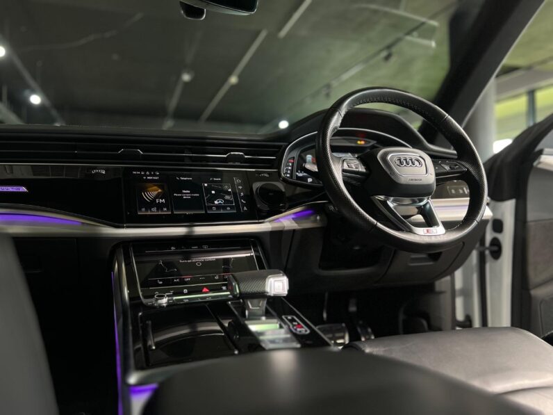 
								2021 Audi SQ8 TDI Quattro full									