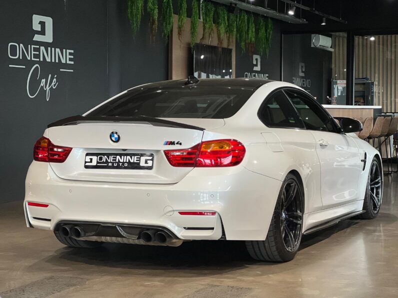 
								2016 BMW M4 Coupe Auto full									