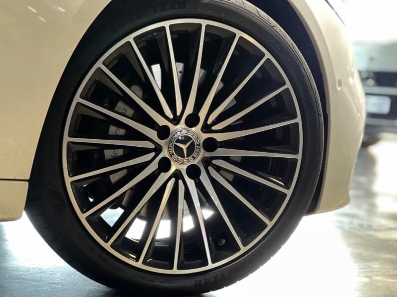 
								2023 Mercedes-Benz C-Class C200 AMG Line full									