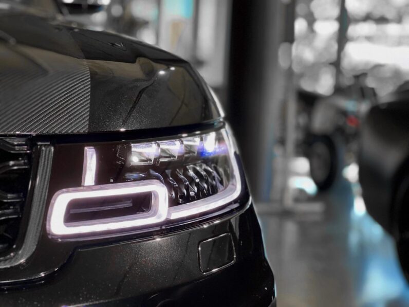 
								2020 Land Rover Range Rover Sport SVR Carbon Edition full									