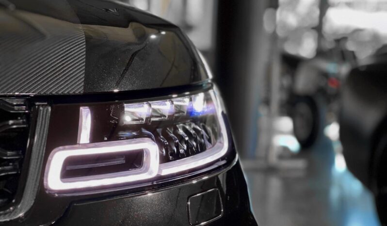 
								2020 Land Rover Range Rover Sport SVR Carbon Edition full									