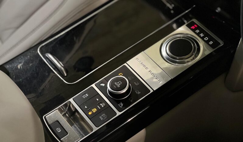 
								2014 Land Rover Range Rover Vogue SE Supercharged full									