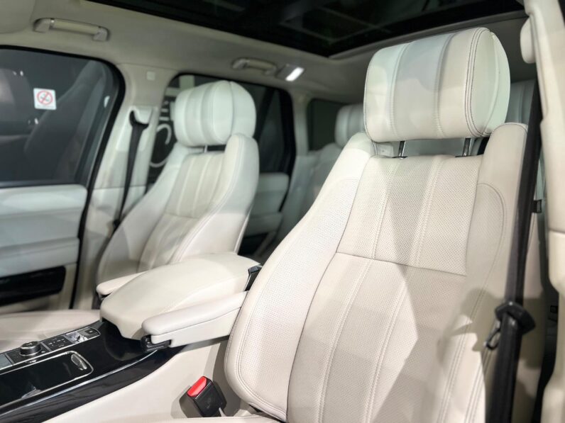 
								2014 Land Rover Range Rover Vogue SE Supercharged full									