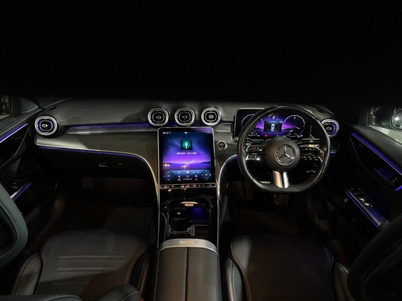 
								2023 Mercedes-Benz C-Class C200 AMG Line full									